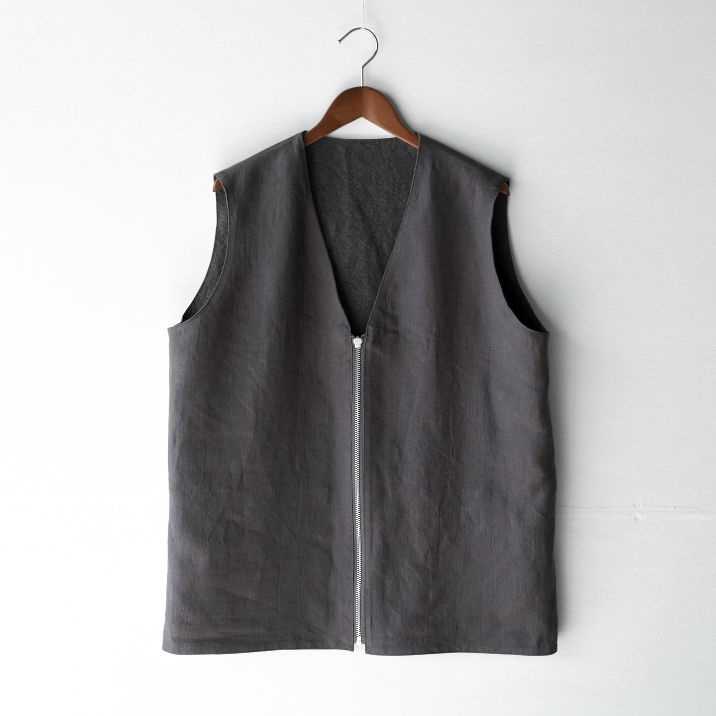 Farmer's vest <color: Charcoal>