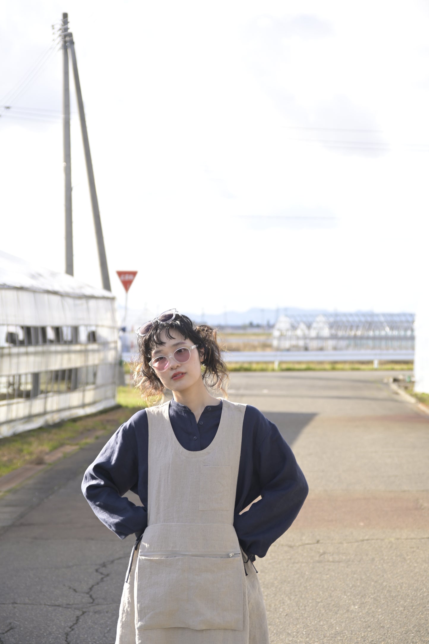 "work" linen dress apron <color: Natural>