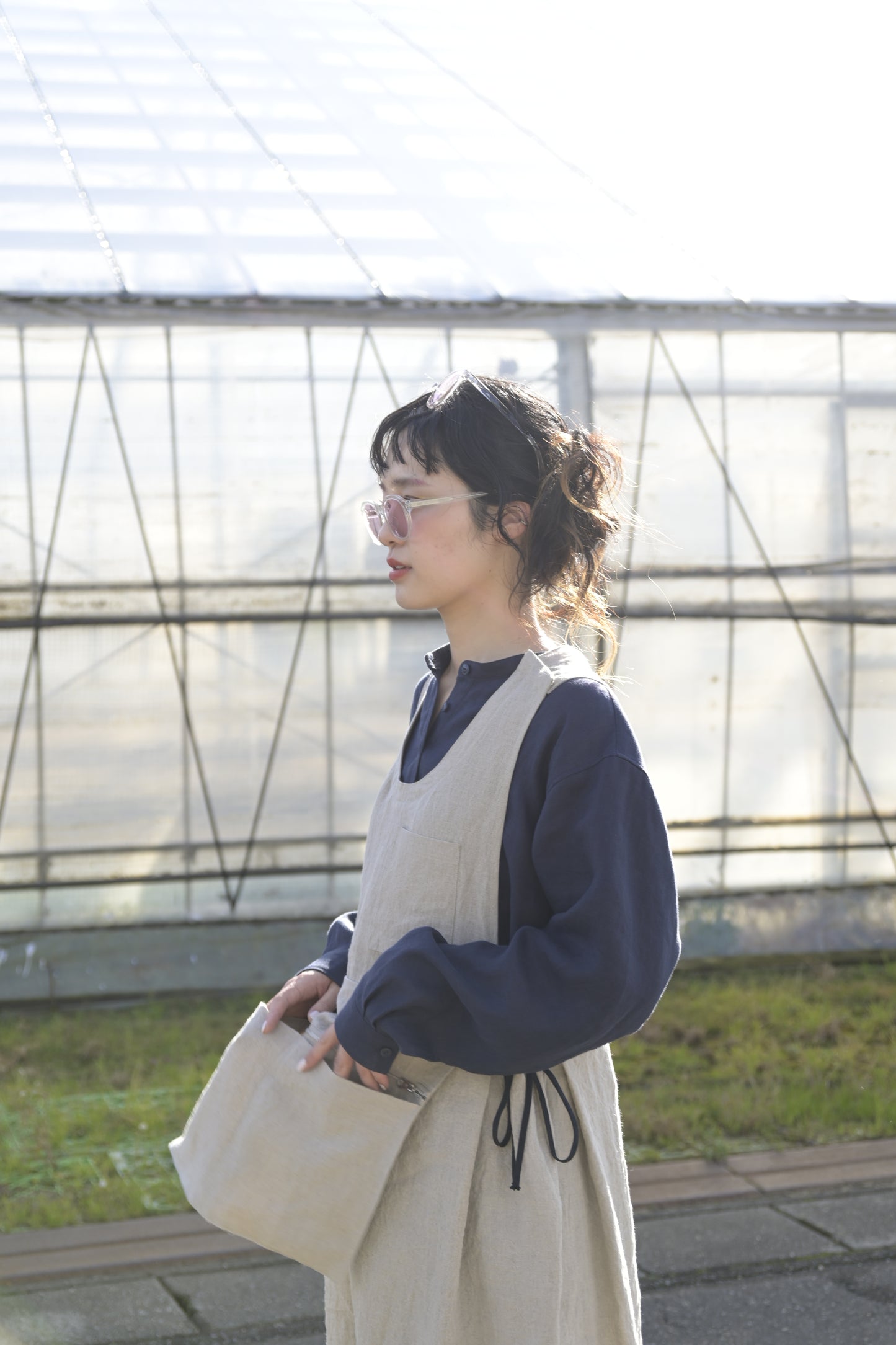"work" linen dress apron <color: Natural>