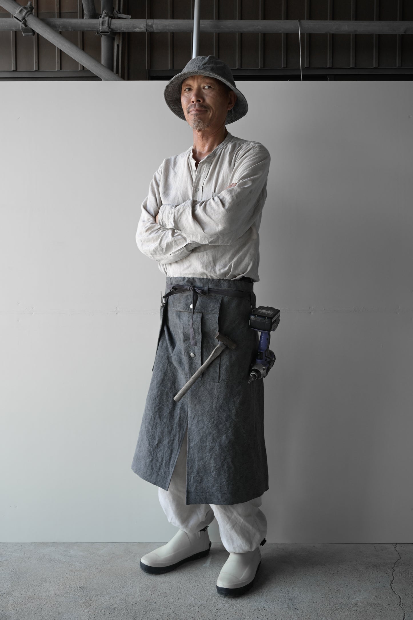 "work" harf apron <color: Charcoal>