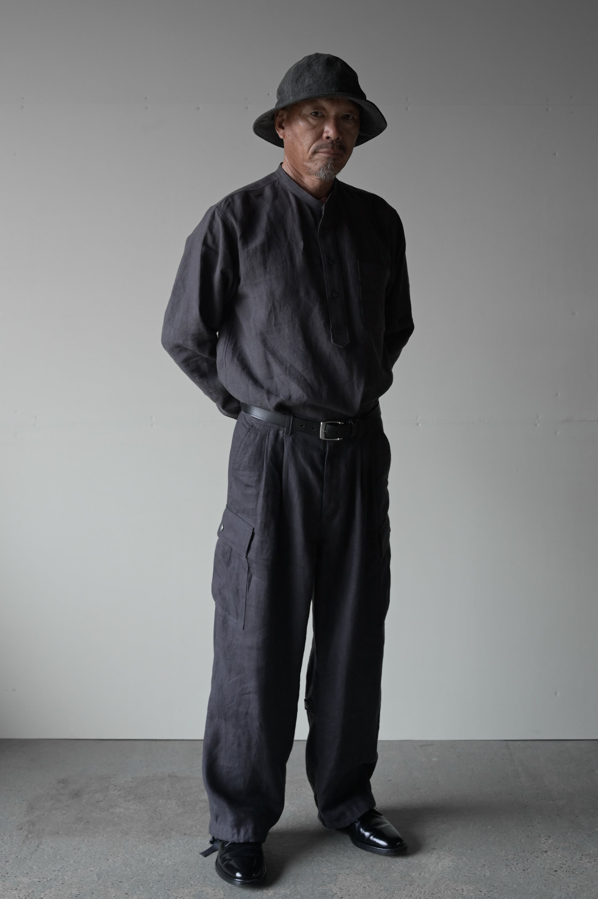 リネン　カーゴパンツ