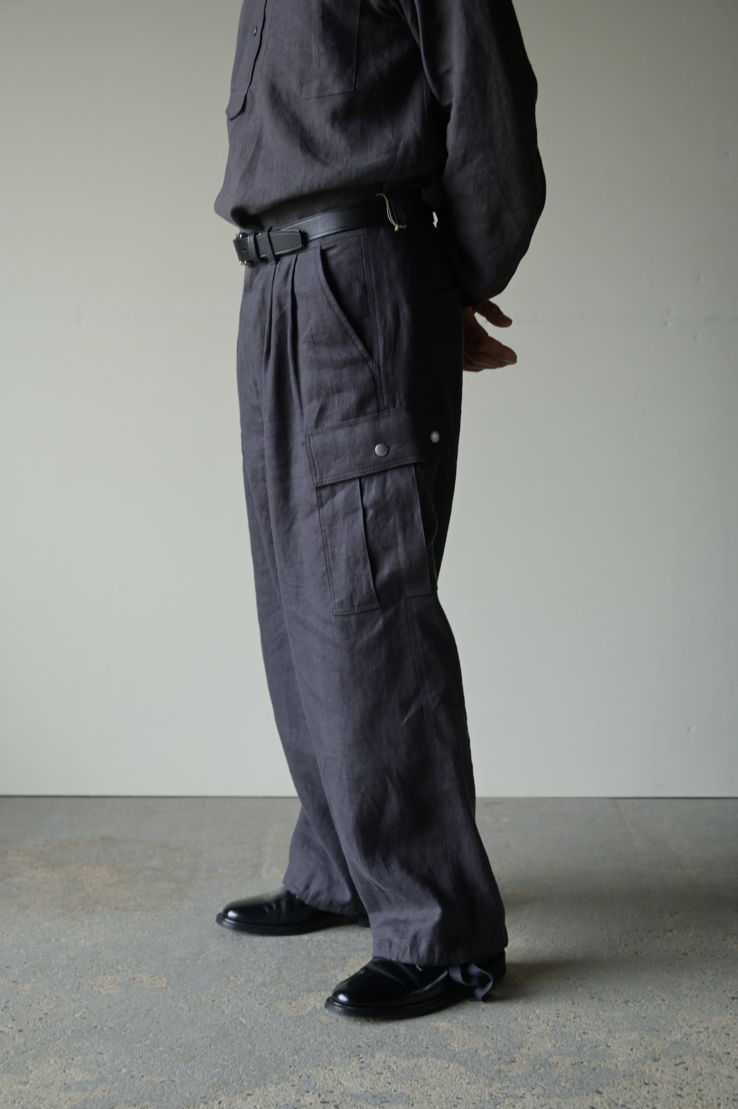 "work" linen cargo pants  -men's- <color: Charcoal>