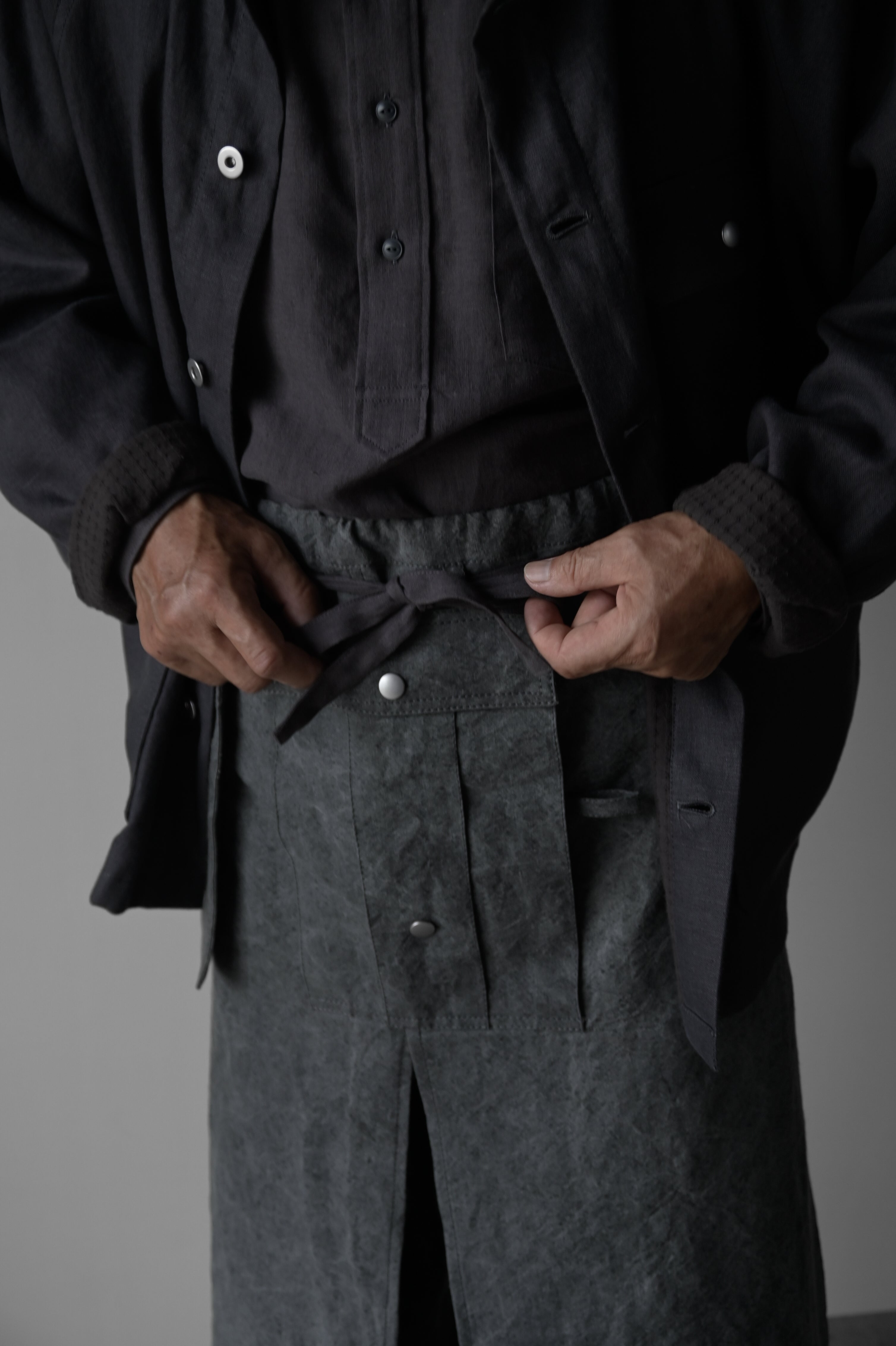 最終値下げ　MHL HEAVY CANVAS APRONエムエイチエル エプロン HEAVY CANVAS APRON（エプロン）｜MHL.（エムエイチエル）の