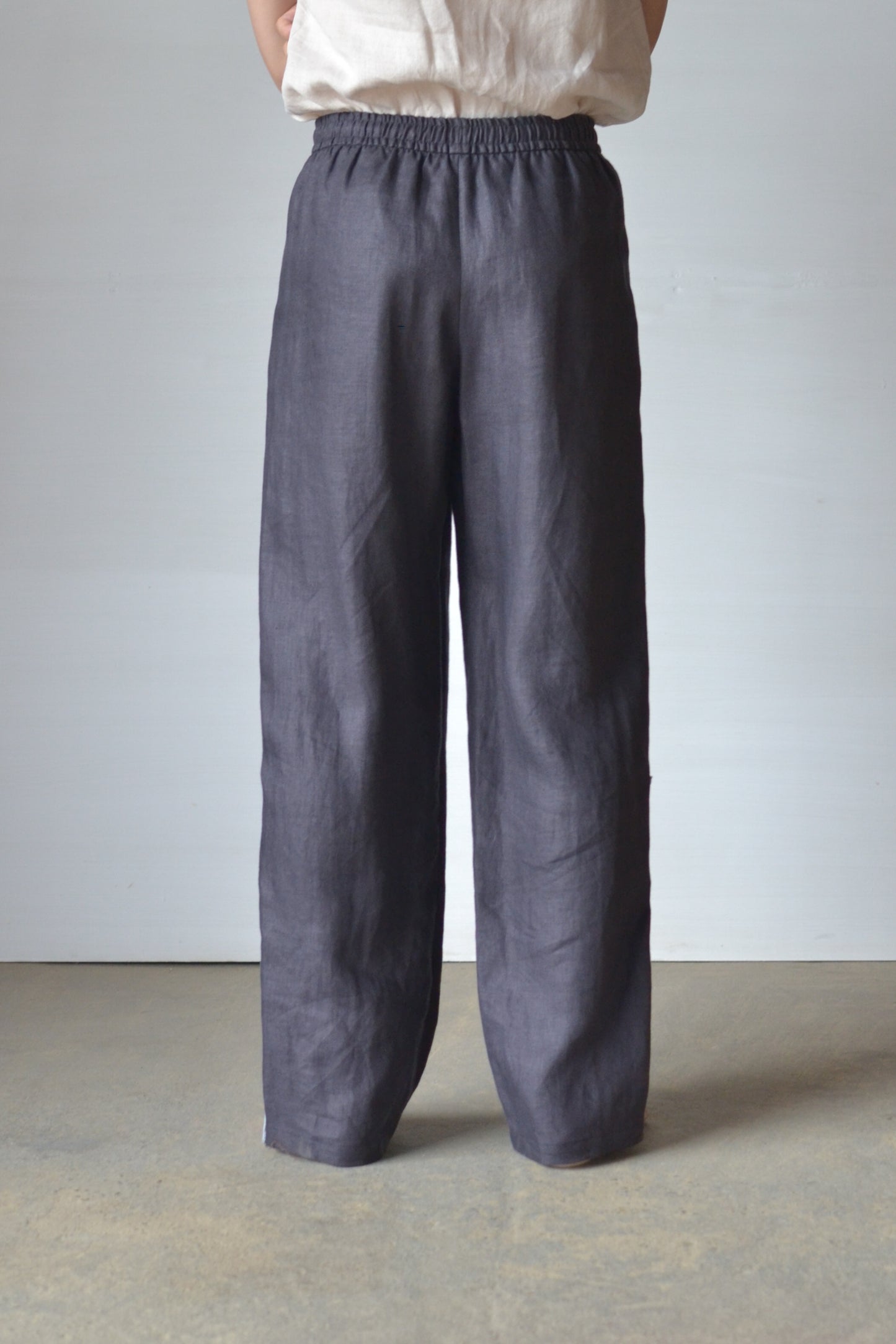 【受注商品】Linen track pants <color: Charcoal> ※2026年3月お届け