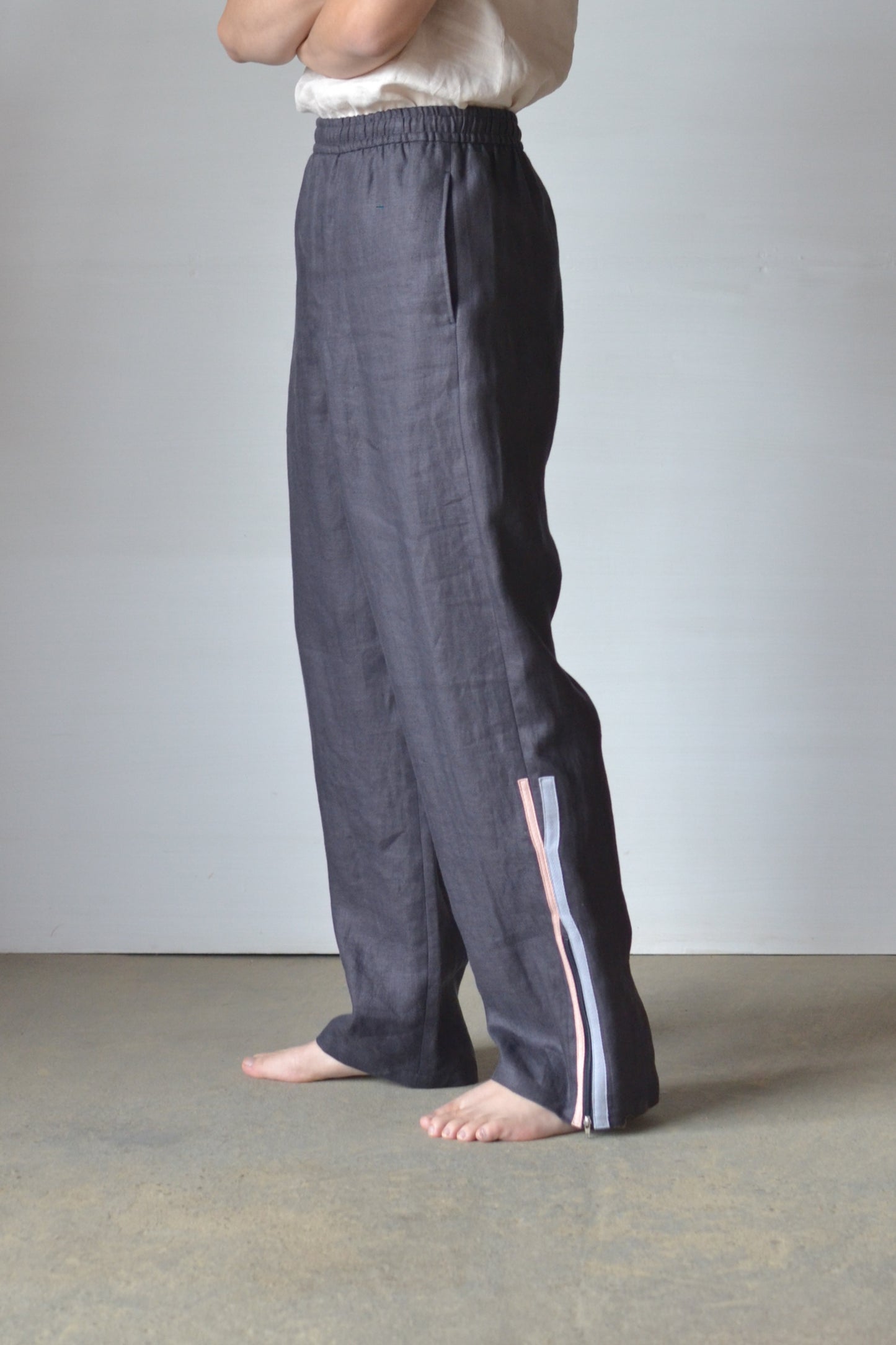 【受注商品】Linen track pants <color: Charcoal> ※2026年3月お届け