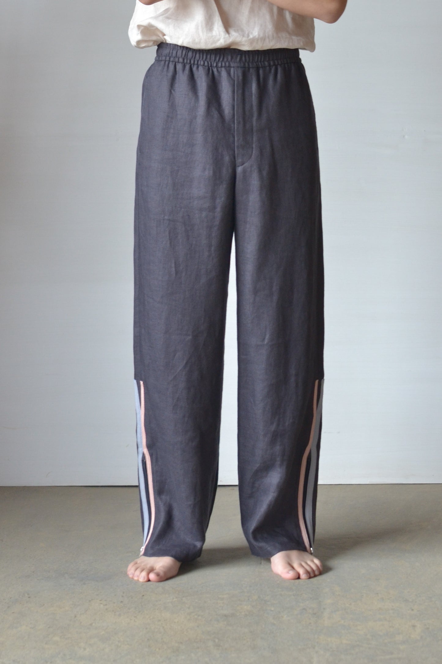 【受注商品】Linen track pants <color: Charcoal> ※2026年3月お届け