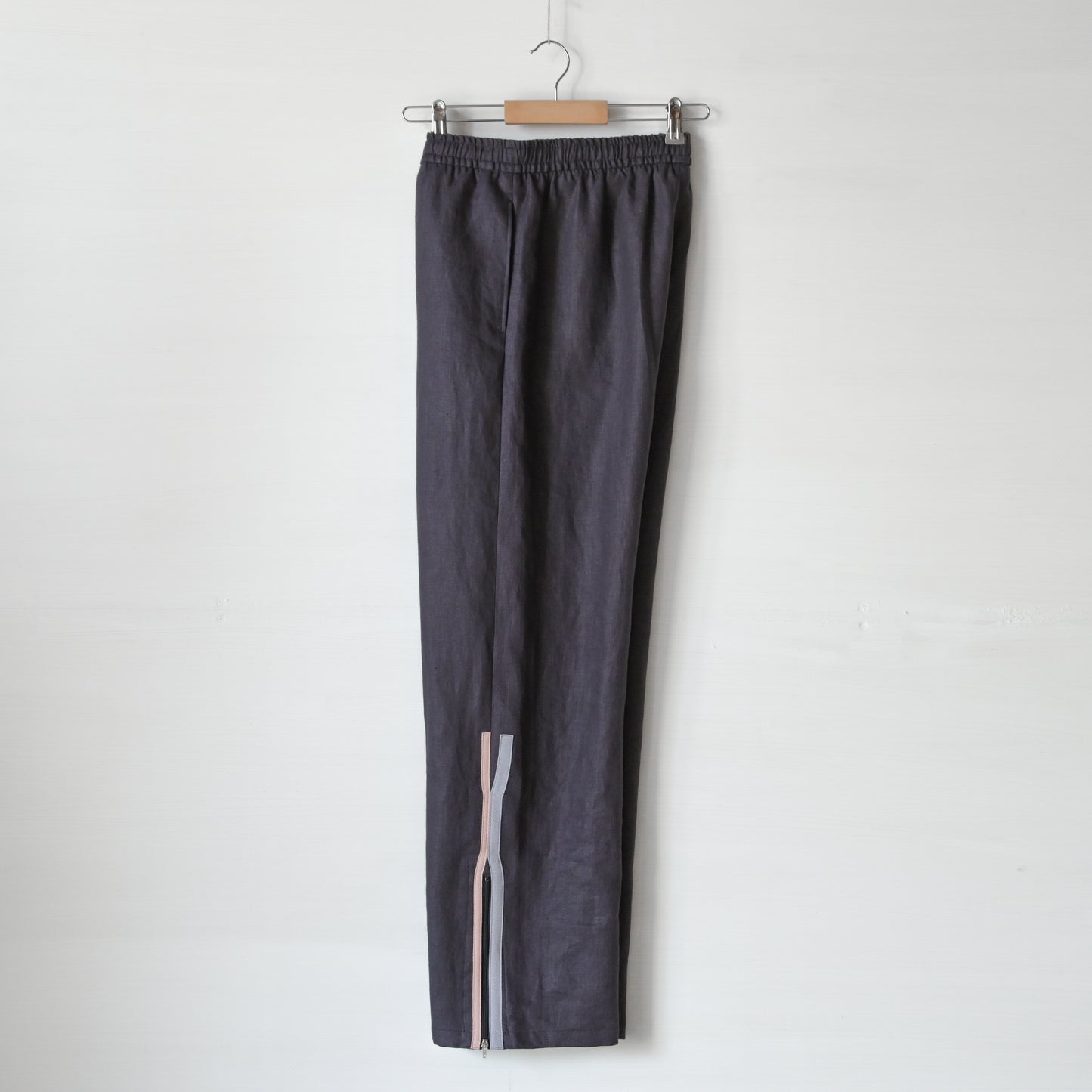 【受注商品】Linen track pants <color: Charcoal> ※2026年3月お届け