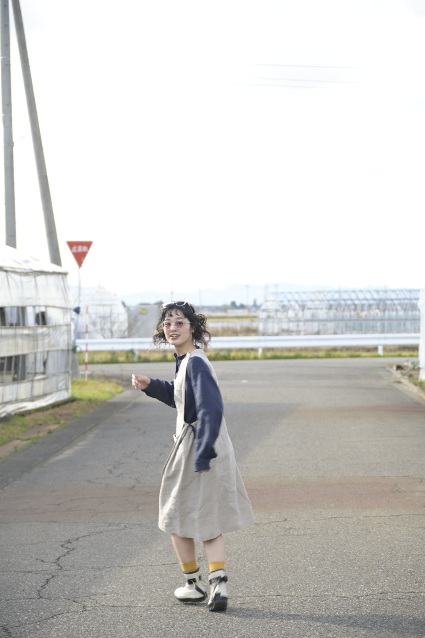 "work" linen dress apron <color: Natural>